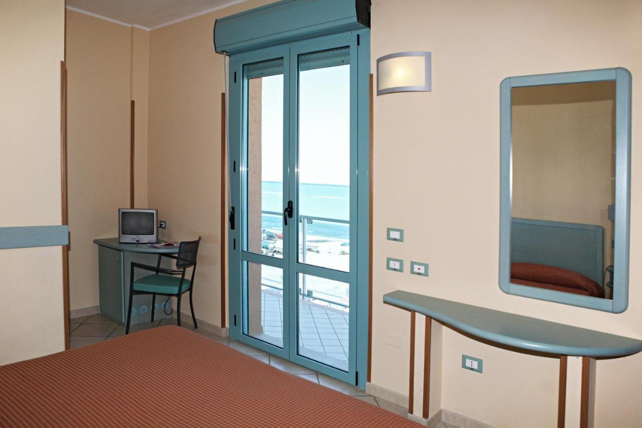 Abbazia Club Hotel Marotta Oda fotoğraf